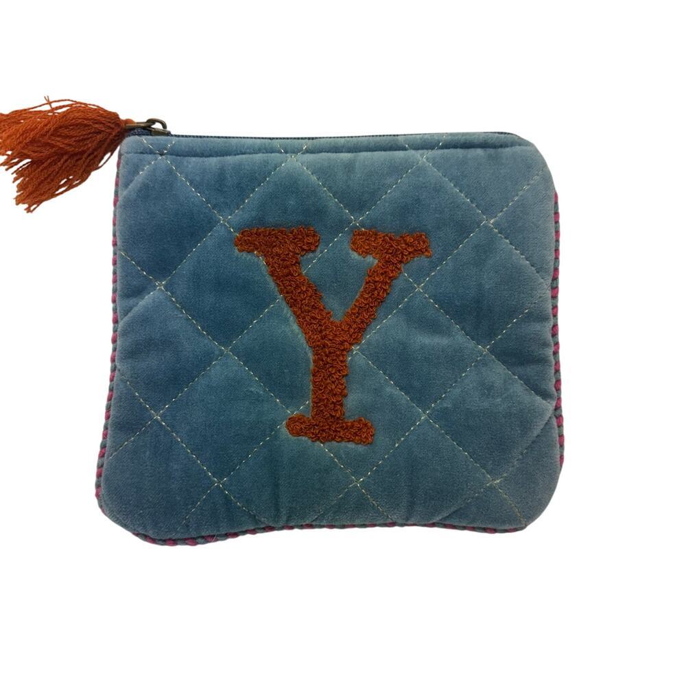 Hand‎ embroidered initial velvet pouch with tassel and the letter ‘Y’ - Picture 2 of 7